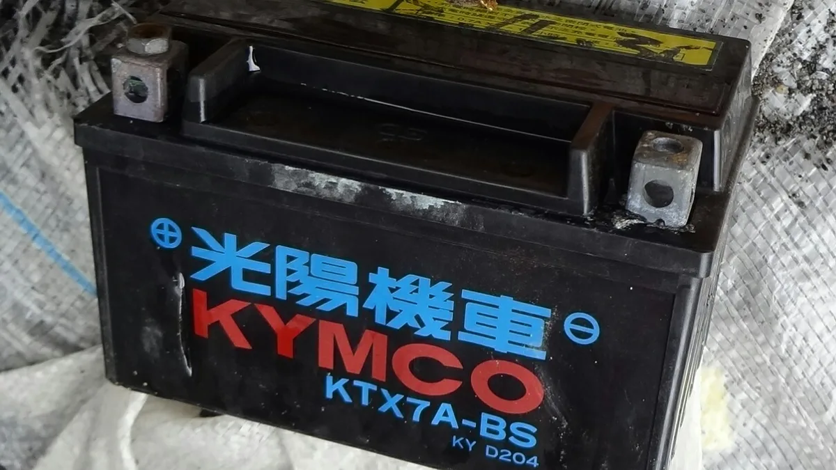 Aki Motor: Jenis, Harga, dan Tanda Sudah Soak
