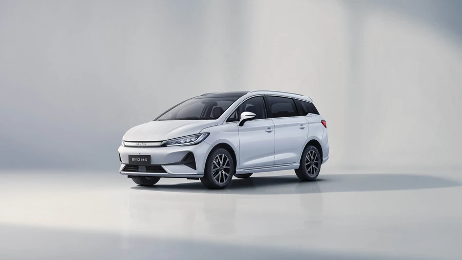 BYD M6 EV